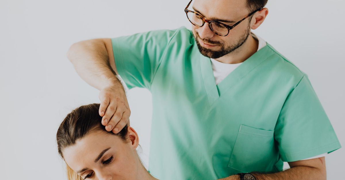 How Osteopaths Address Neuropathic Pain on the Gold Coast